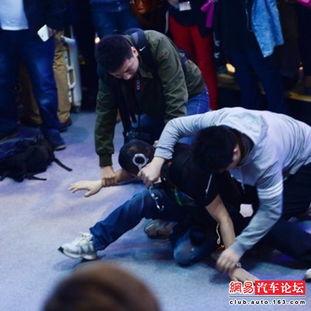 国产sm手铐视频,时尚束缚与情感探索的融合