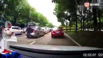 国产神车爬高山视频播放,挑战极限的壮丽征程