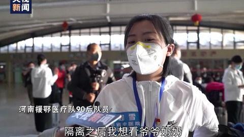 国产小孩穿战衣视频大全,英姿飒爽萌态十足！