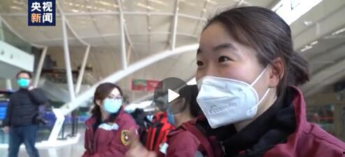 国产小孩穿战衣视频大全,英姿飒爽萌态十足！